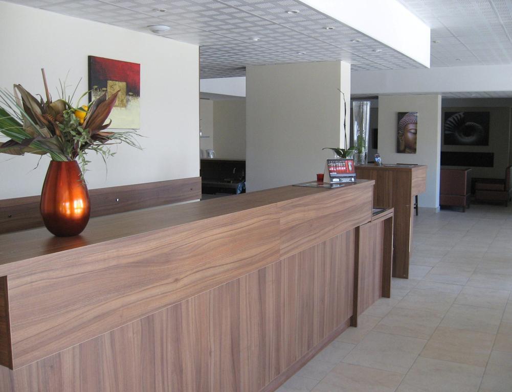Residence C2A Les Terrasses D'Isola Изола 2000 Екстериор снимка